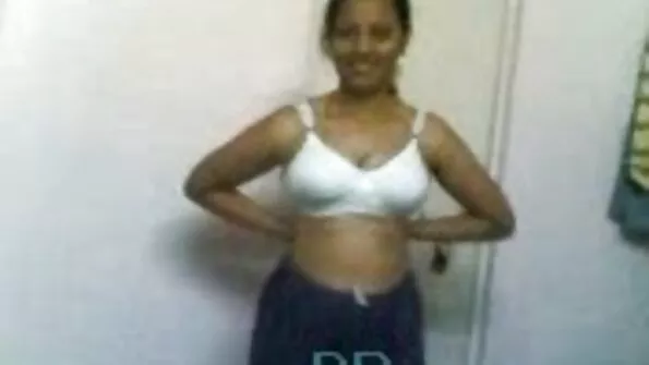 Възбуден тип накара бебето klip porno да суче, а след това я ядоса цялата.
