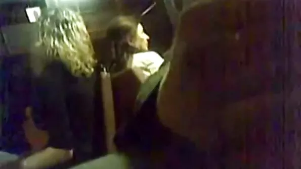 Треньорът позволи на спортната мадама да продължи да тренира, но само след видео секс клипове сукане и грубо чукане.